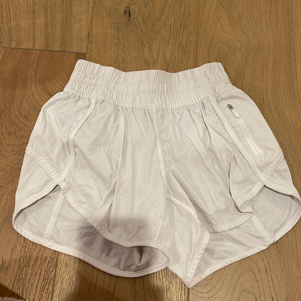 Lululemon white tall shorts size 4